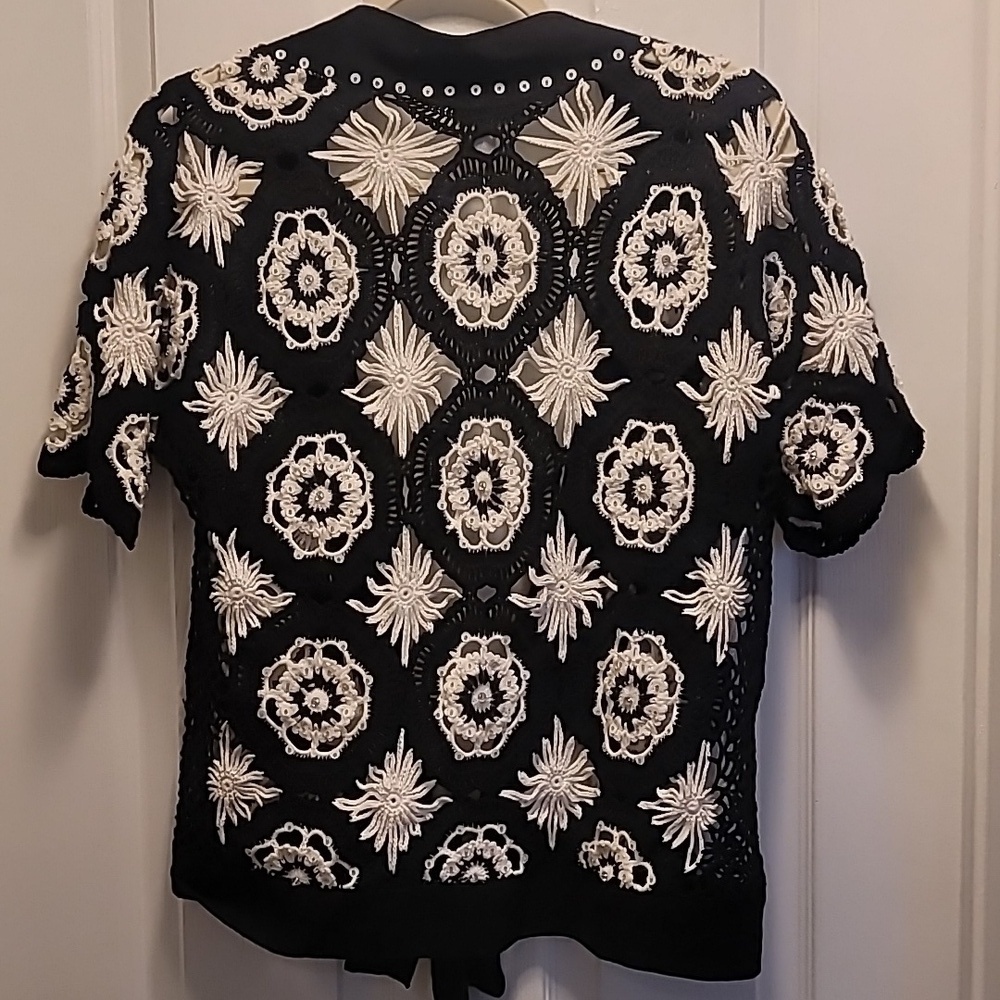 JUST B Black and White Crocheted Cardigan Tie Front, Sz Large - Picture 7 of 9